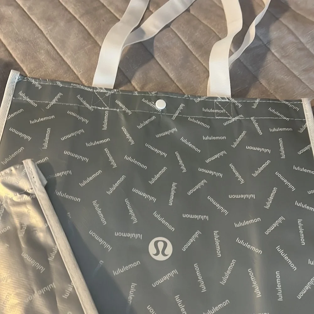 1 Large and 1 Small Lululemon’s Athletic new totes - Picture 8 of 12